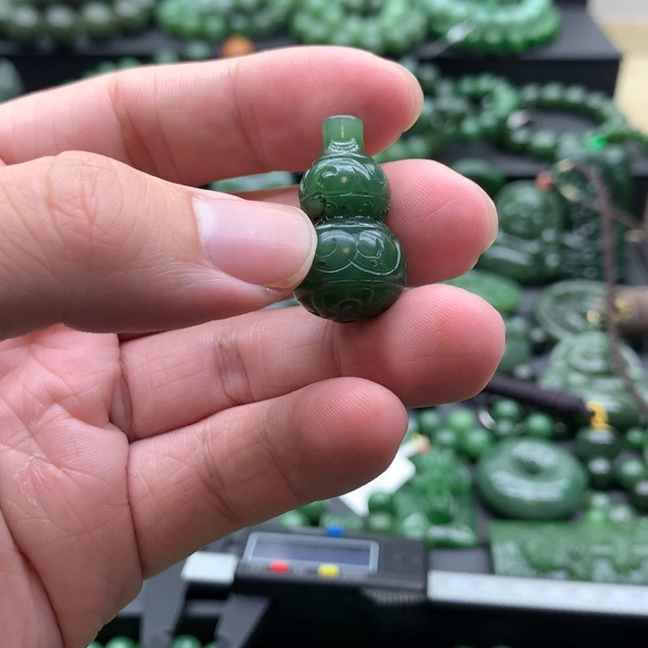 和田玉（碧玉）未镶嵌颈饰