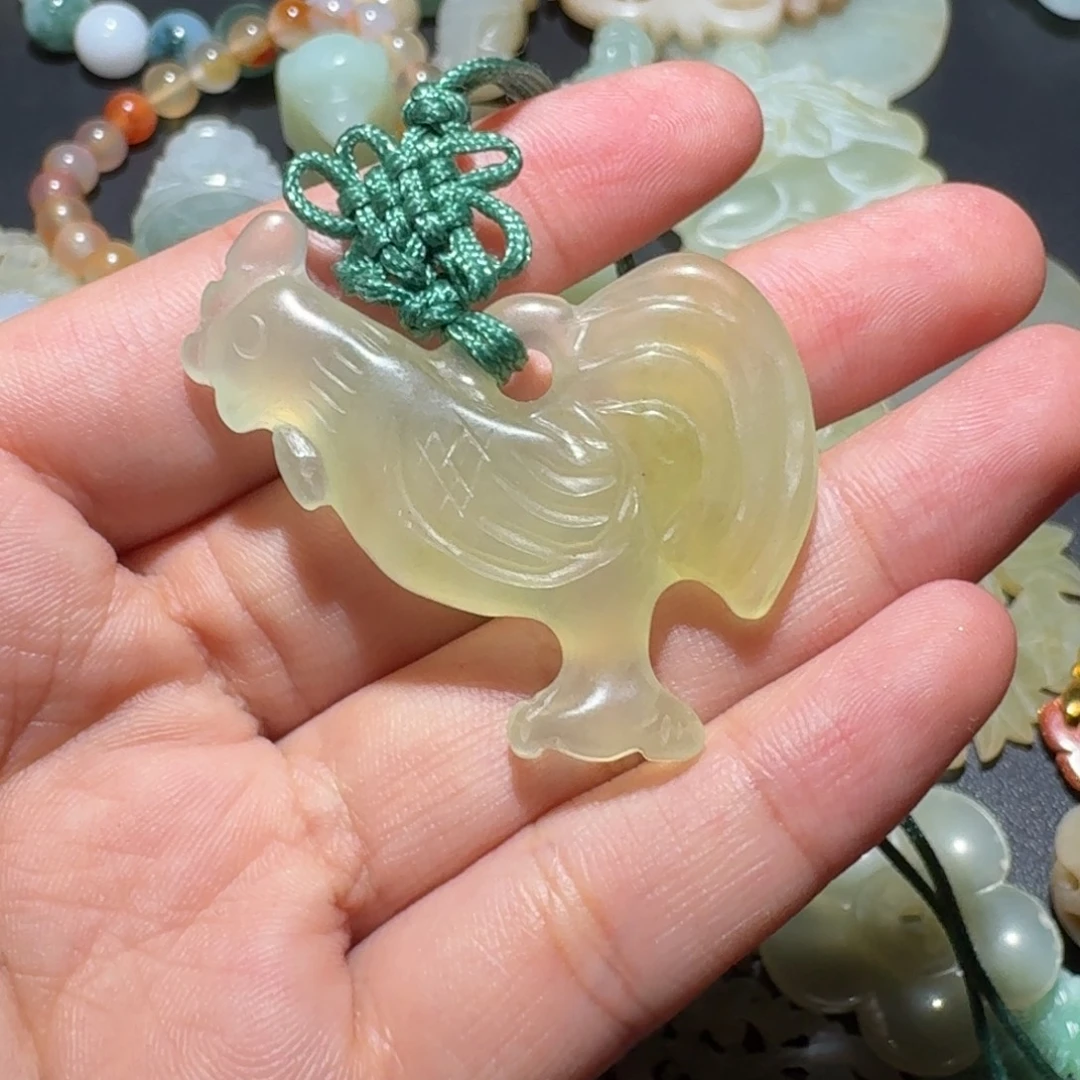 参***室蛇纹石玉未镶嵌颈饰