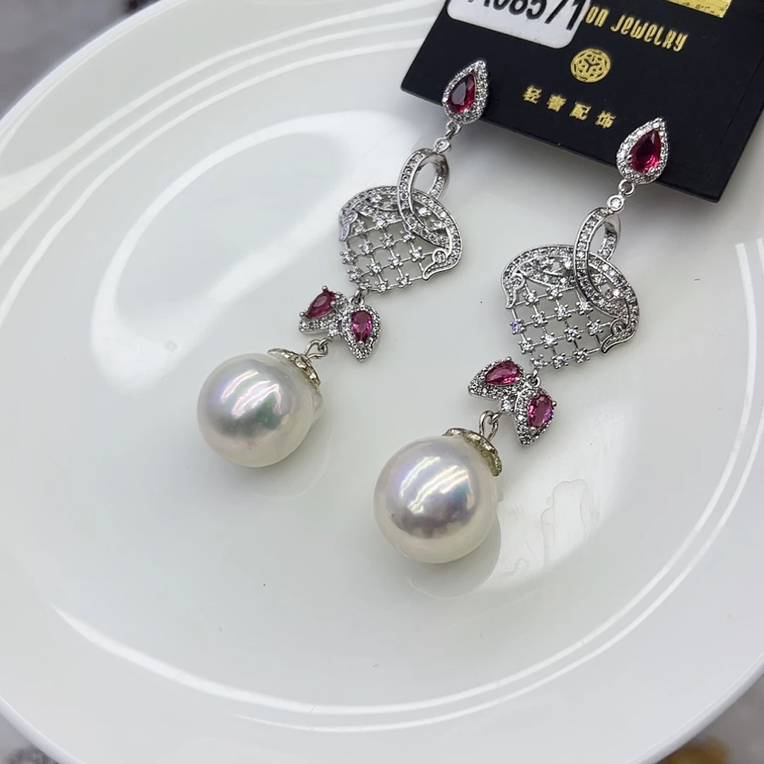 淡水珍珠银S925镶嵌耳饰