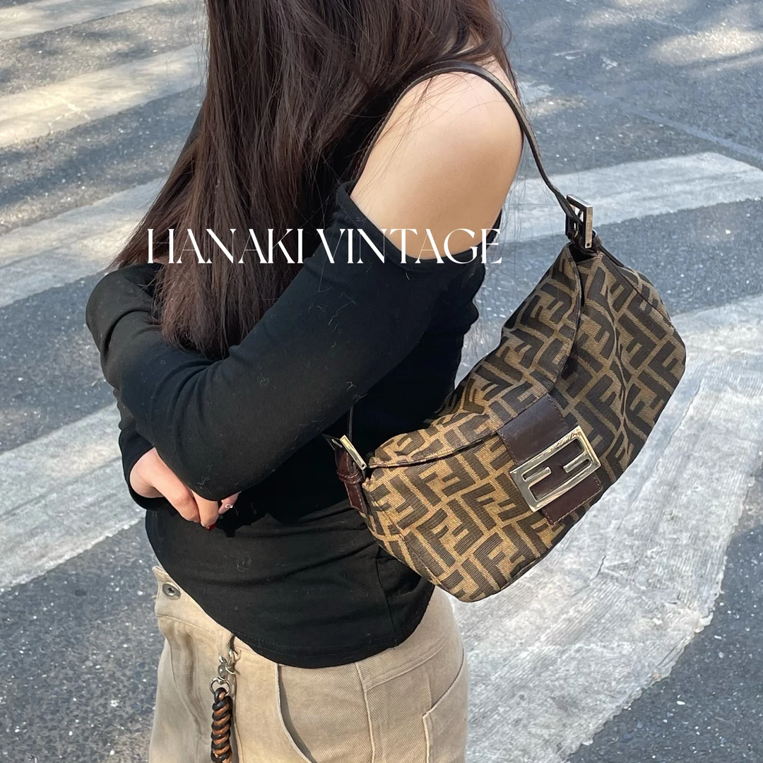 95新 FENDI/芬迪 花绮中古/Fendi老花小号法棍腋下单肩包