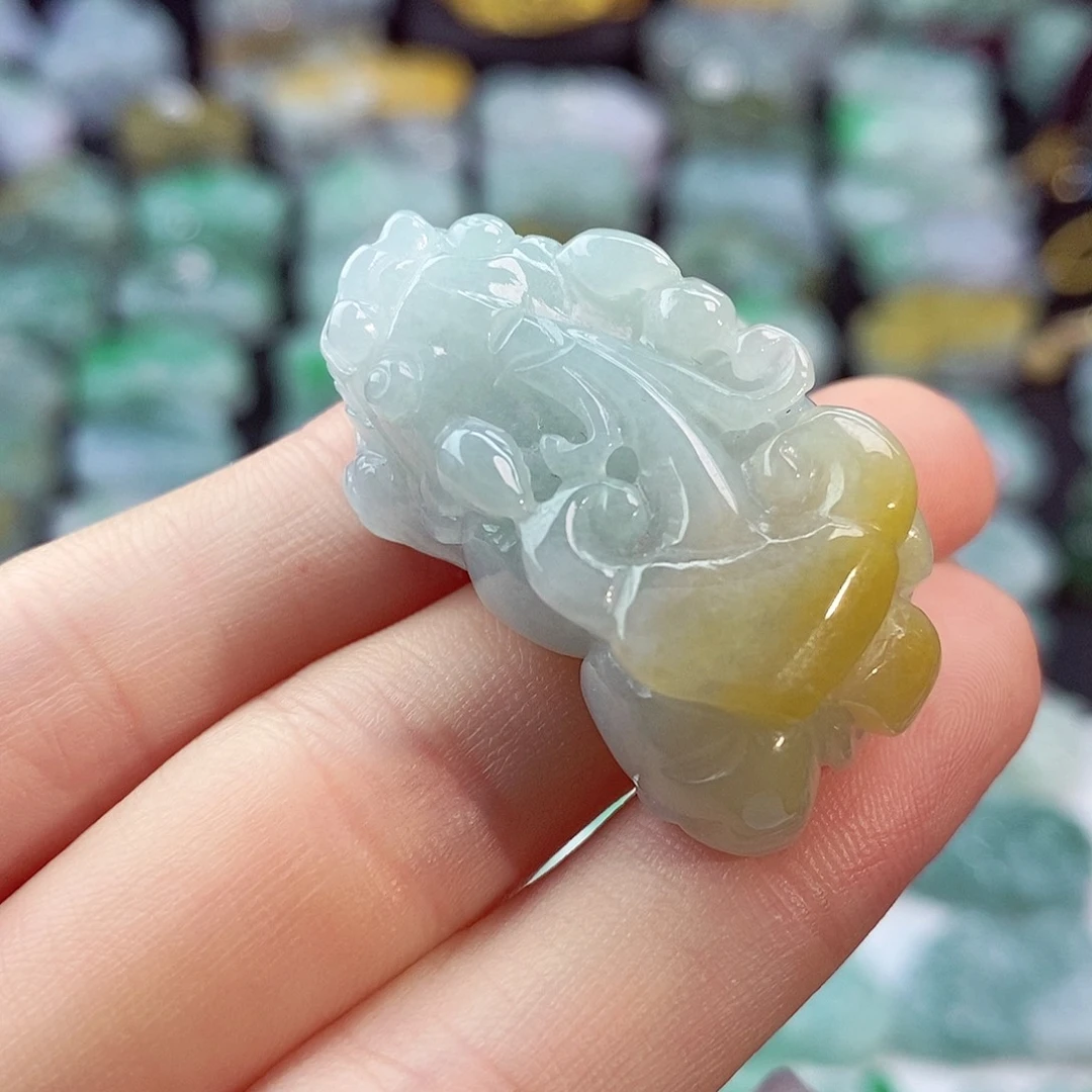 颈饰未镶嵌翡翠天然