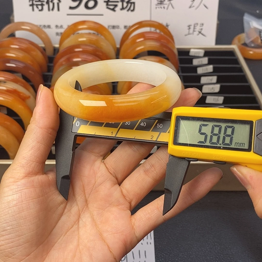 未镶嵌石英质玉（黄龙玉）手镯107号茄子山金沙老油红如血黄龙