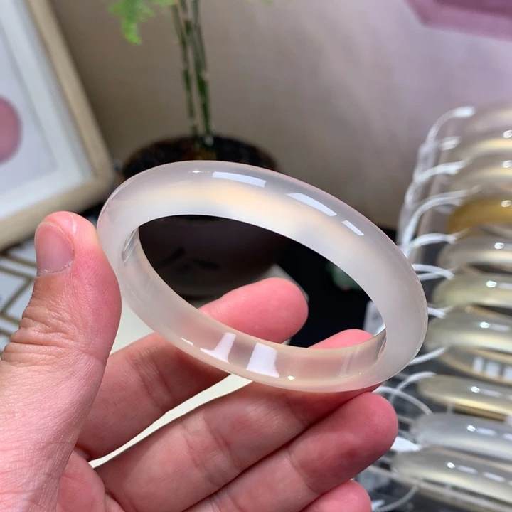 手镯玛瑙/玉髓未镶嵌