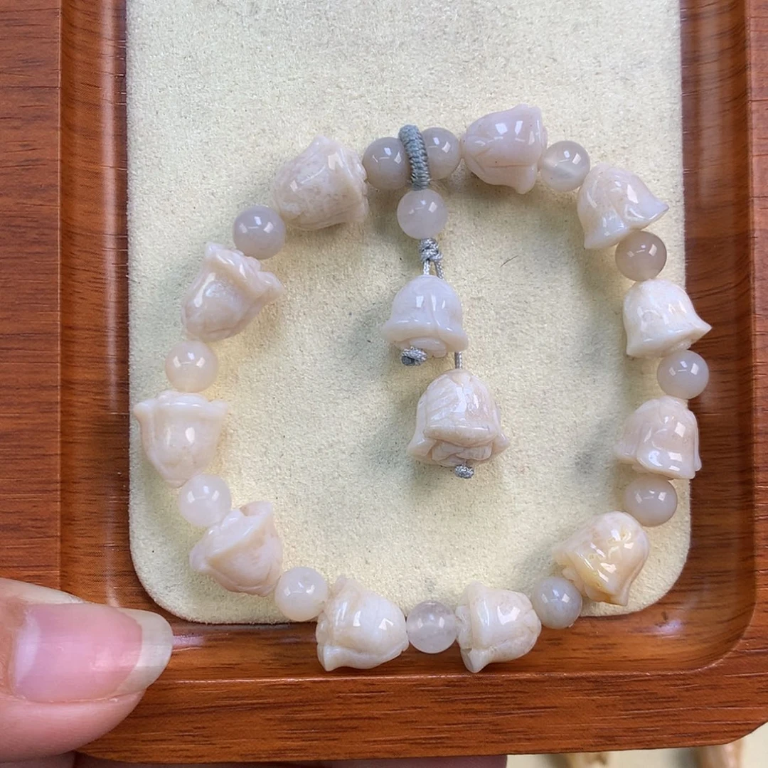 【闪购商品】颈饰未镶嵌硅化珊瑚（珊瑚玉）83号白玫瑰花手串