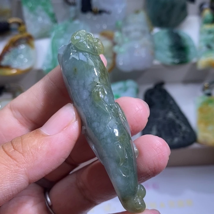 【闪购商品】颈饰未镶嵌翡翠人参