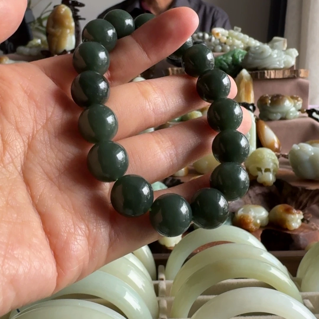 和田玉（糖玉）未镶嵌颈饰