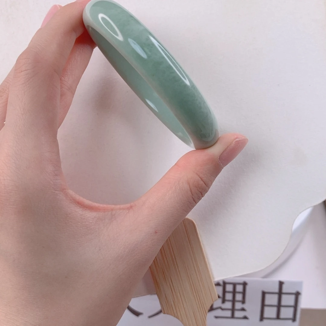 铁***未镶嵌手镯蓝田玉（蛇纹石化大理石玉）
