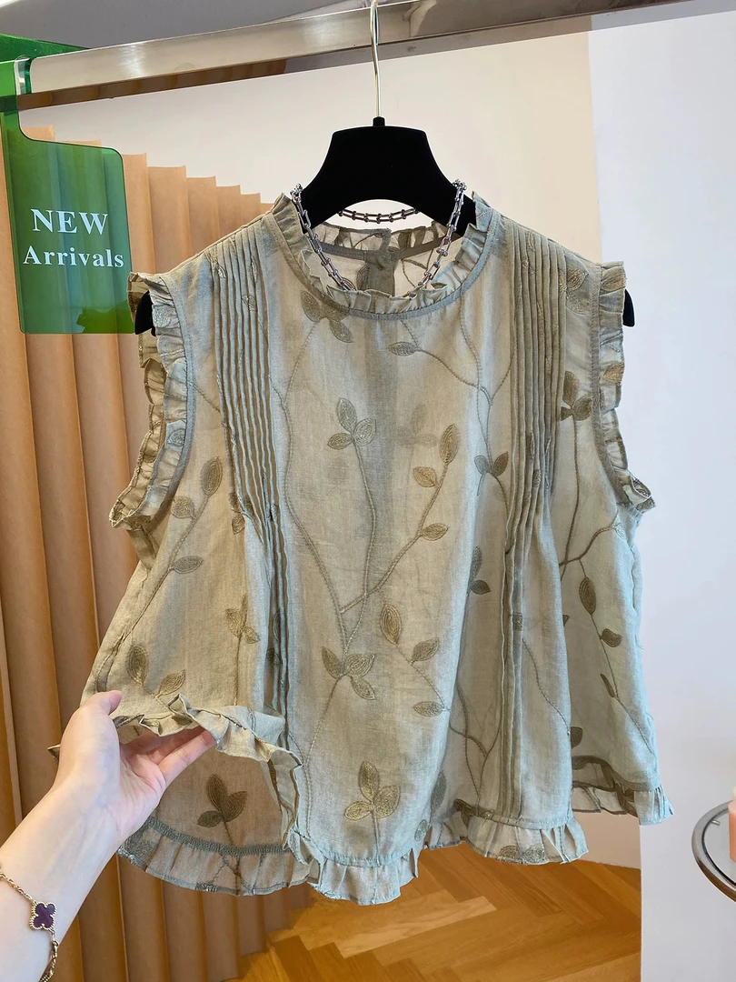 高级感巨好看的无袖上衣女夏2025新款宽松刺绣木耳边漂亮洋气小衫
