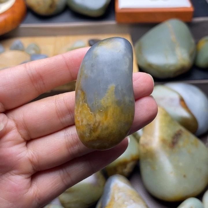 和田玉未镶嵌颈饰13
