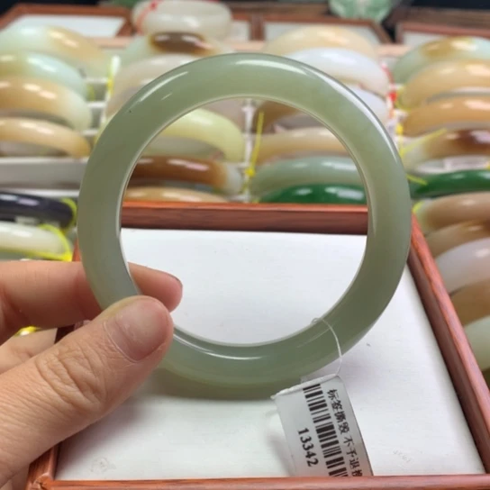 和田玉手镯未镶嵌57