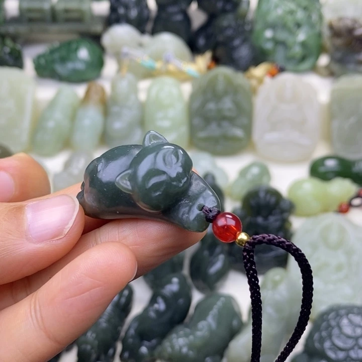 和田玉未镶嵌颈饰