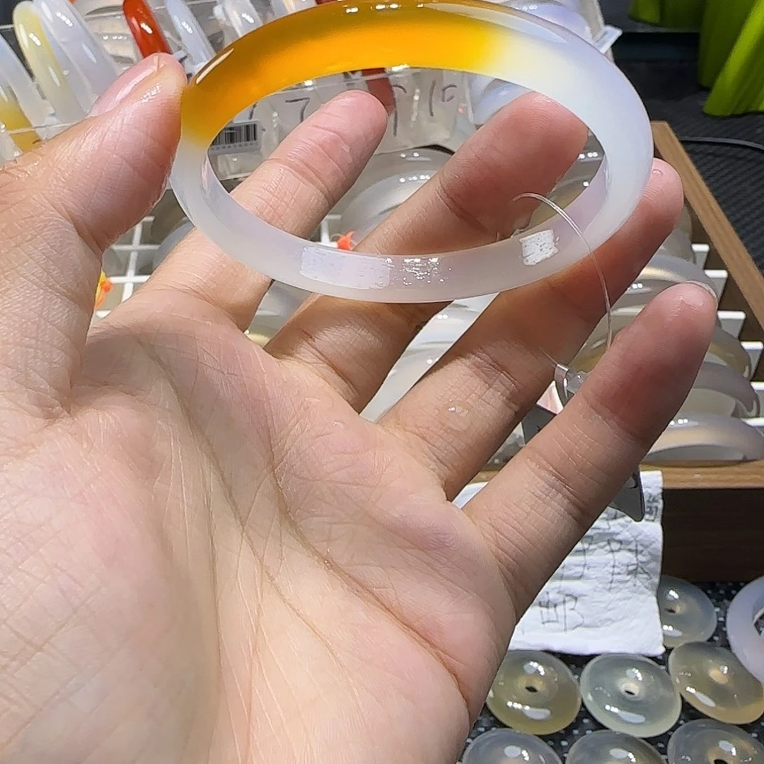 玛瑙/玉髓未镶嵌手镯55一口糖