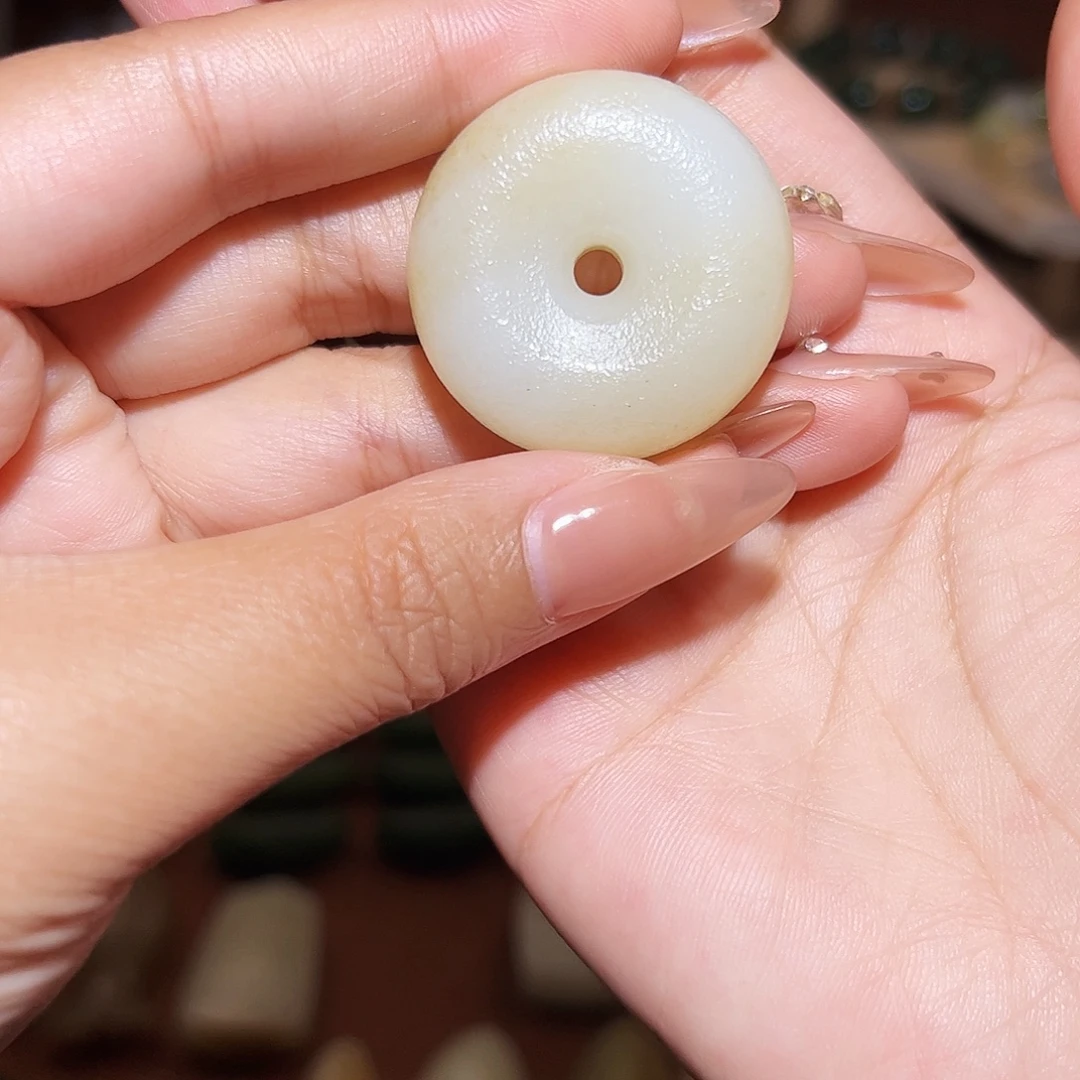 钿***钿和田玉未镶嵌颈饰