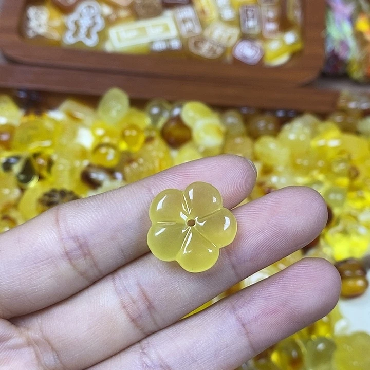 吊坠橄榄核五瓣花67