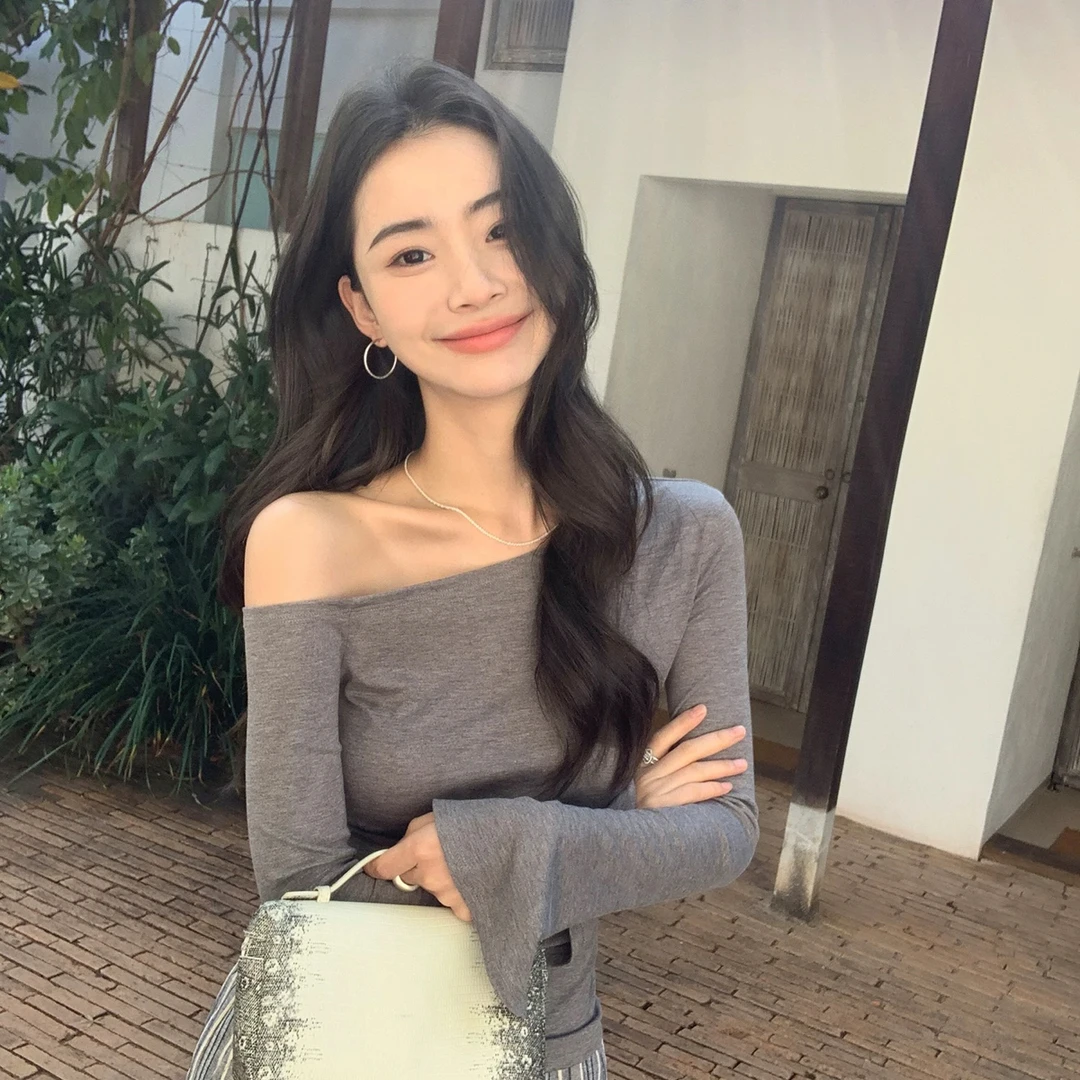 美树 WGWE-露肩斜肩针织衫修身显瘦辣妹长袖T恤W6947