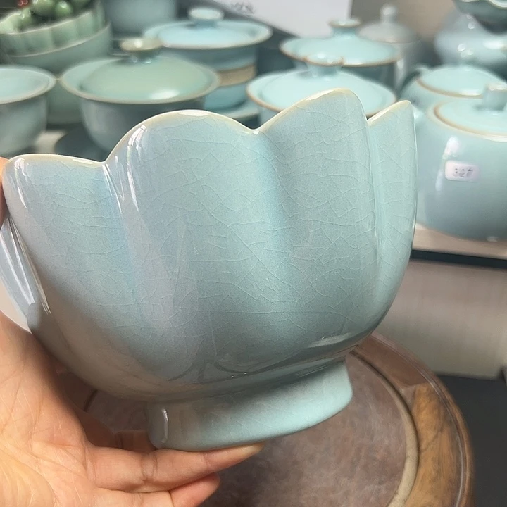 天青色莲花碗微瑕