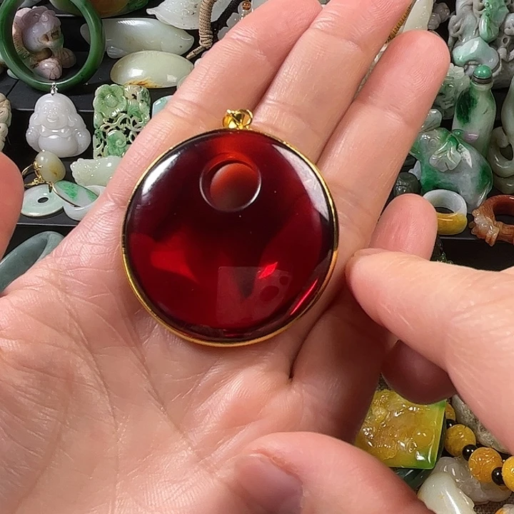 翡翠未镶嵌颈饰翡翠未镶嵌颈饰