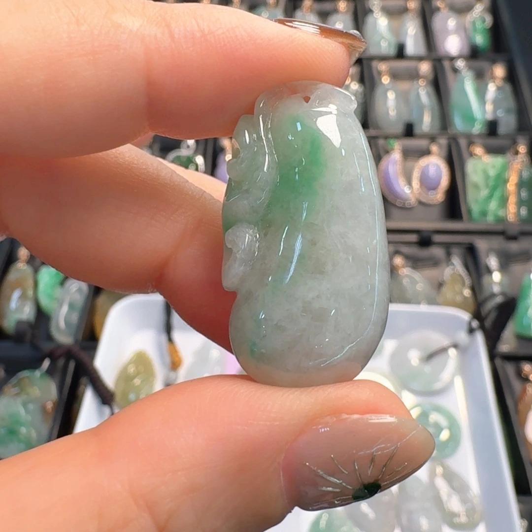 翡翠未镶嵌项链福瓜