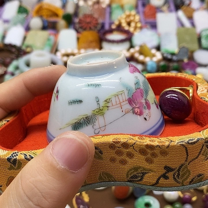 逍***侯青花手绘小主人杯子