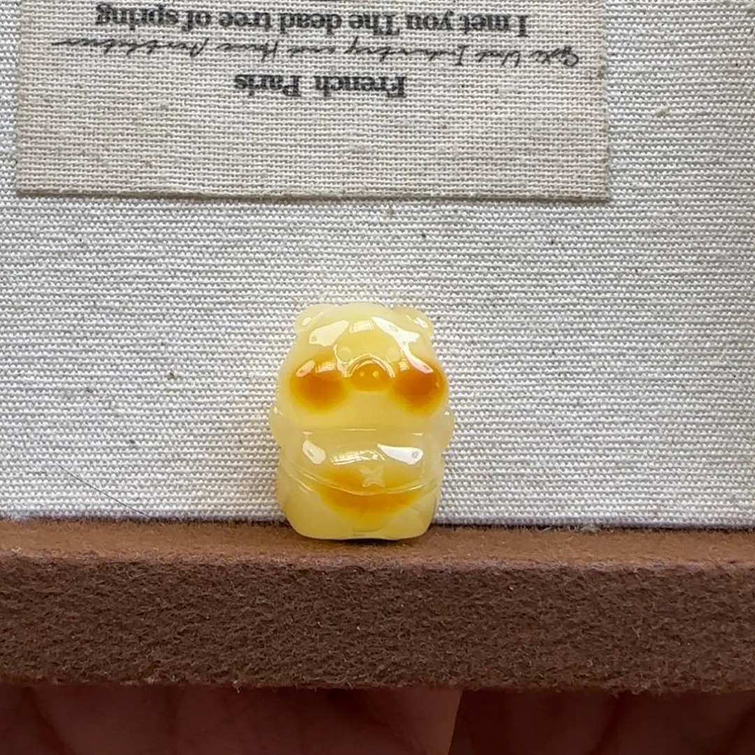裸石琥珀未镶嵌是**呐琥珀