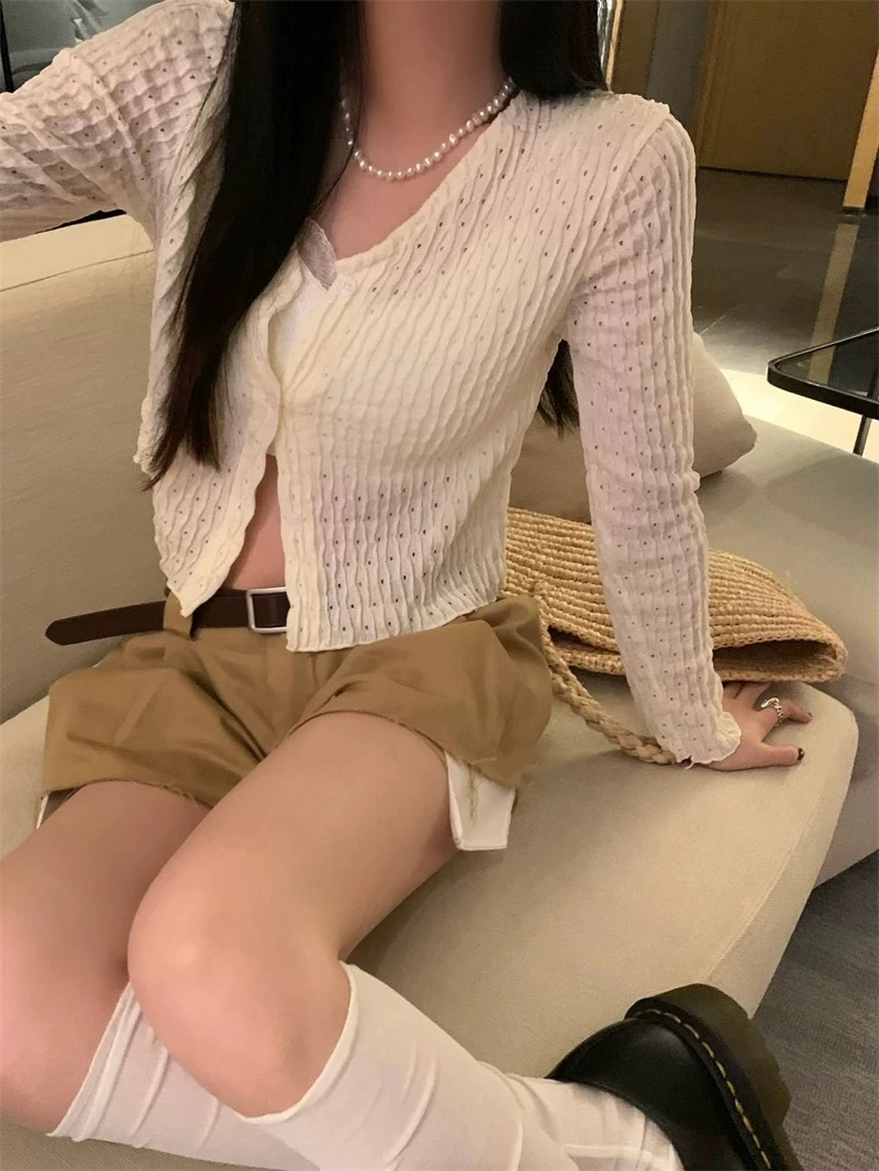 【秀宝女装】春季百搭温柔木耳边V领长袖针织开衫XB4823