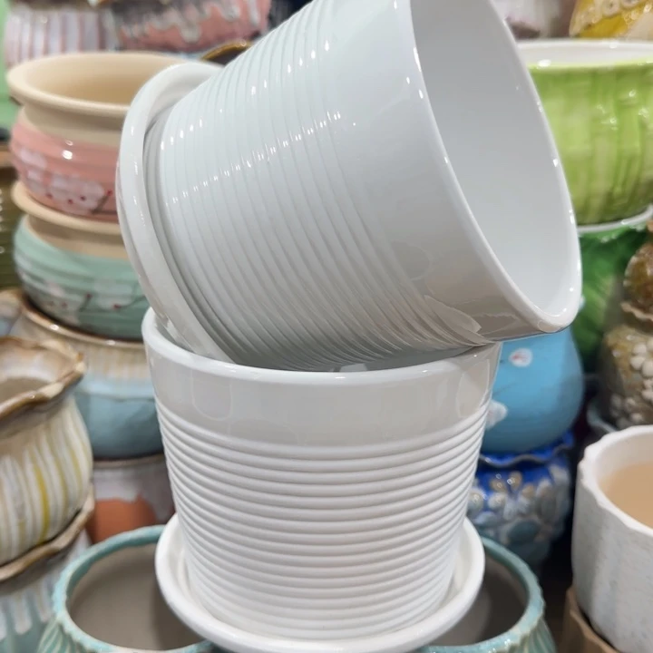 凑9块包邮，有孔，陶瓷花盆