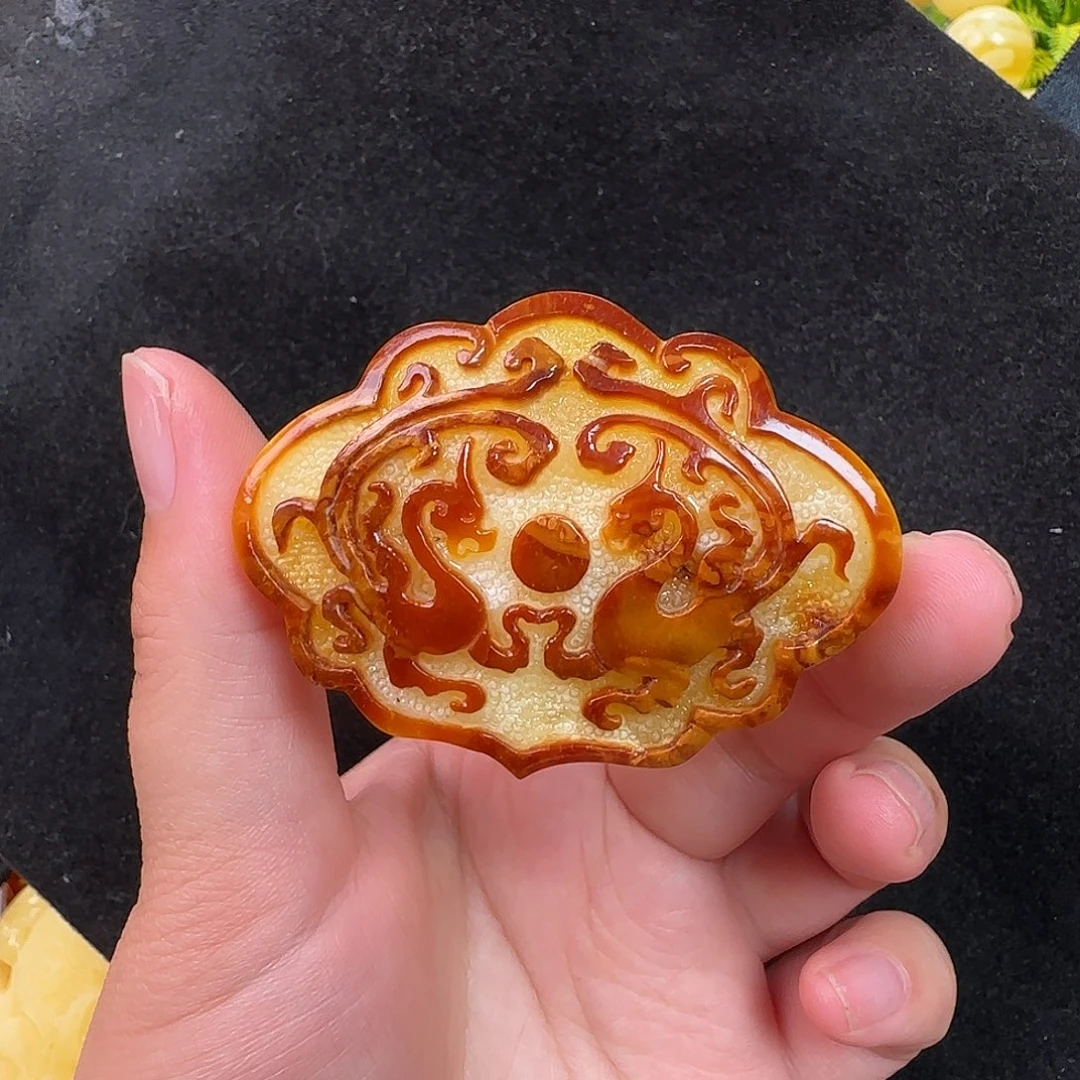 长***安蜜蜡未镶嵌珠宝奇石