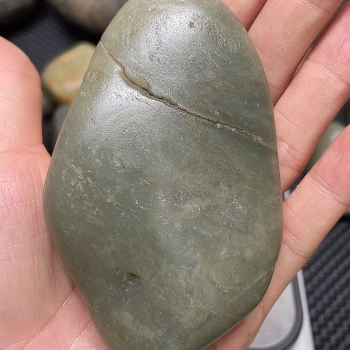 和田玉未镶嵌车挂