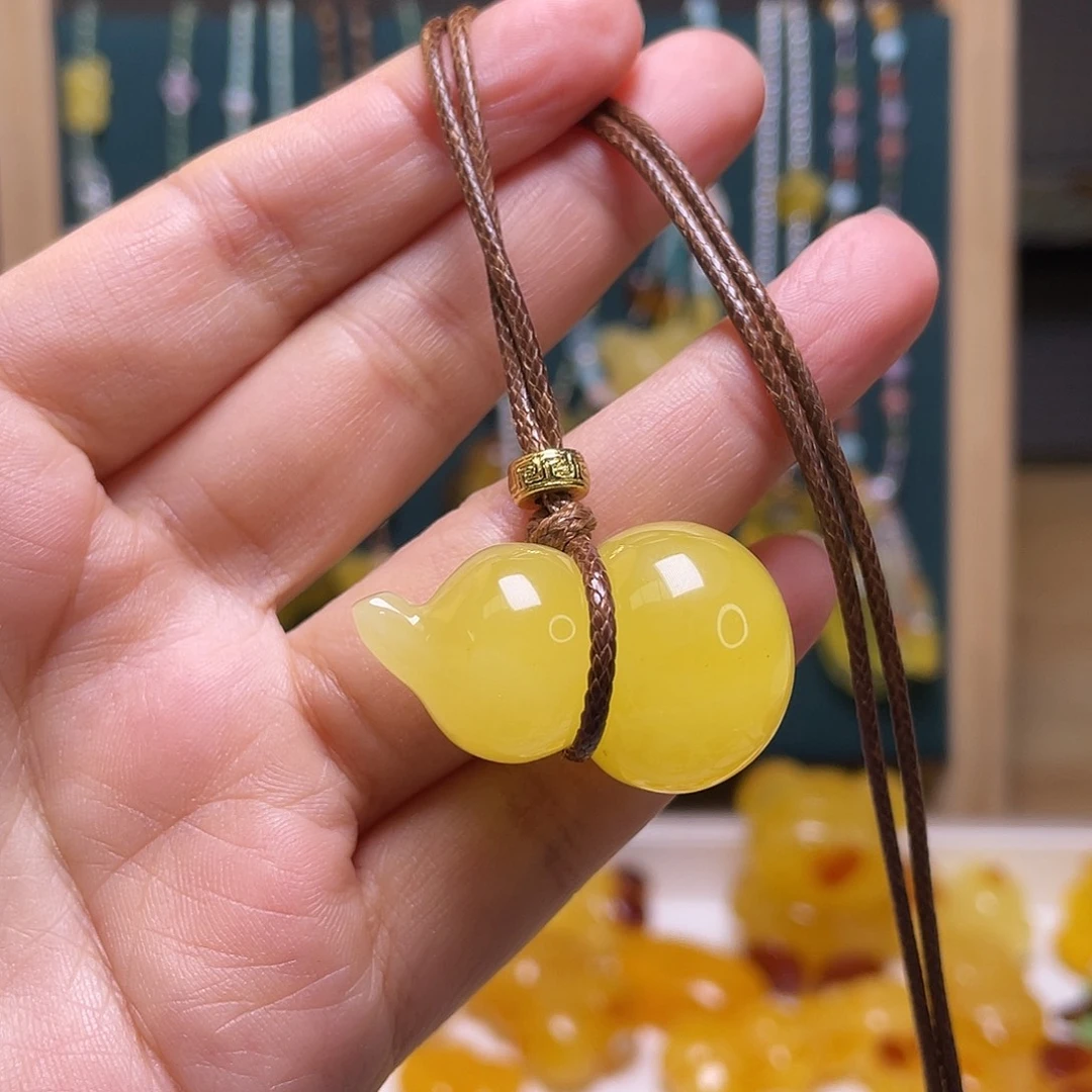 琥珀未镶嵌裸石吊坠