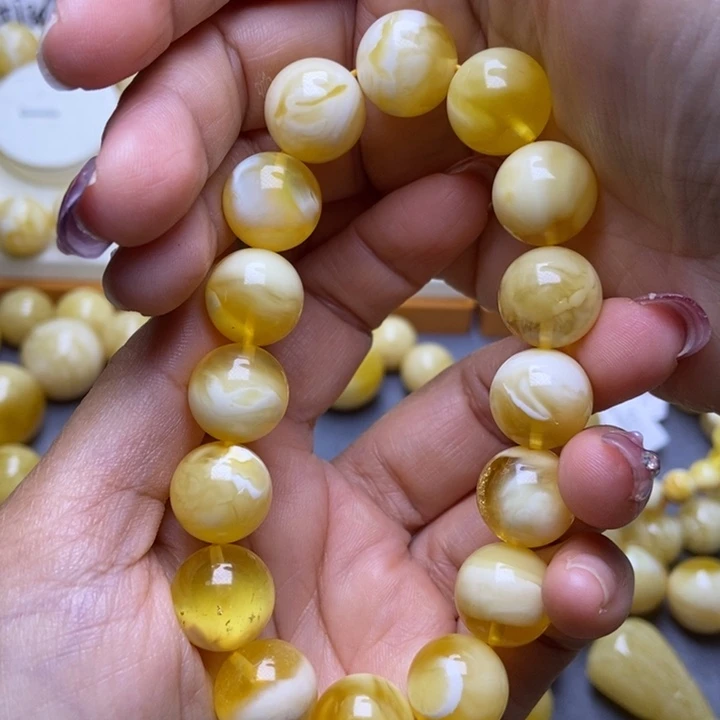 未镶嵌琥珀裸石3