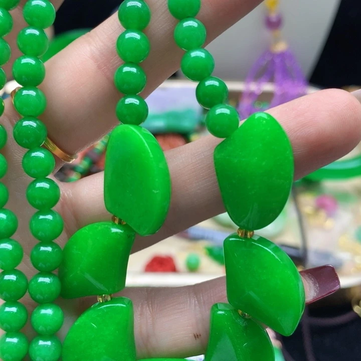 翡翠颈饰未镶嵌吊坠