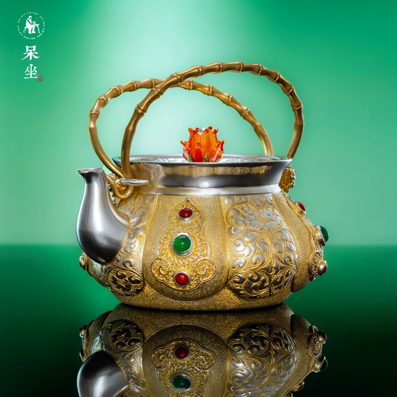 呆坐 |錾刻掐丝嵌百宝大唐瓜棱竹节提梁壶