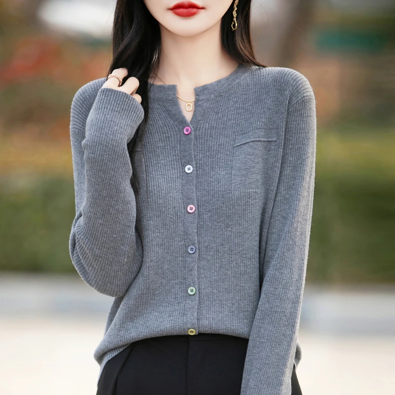 春装薄款大码毛衣外套女宽松显瘦短款上衣外搭春秋款彩扣针织开衫