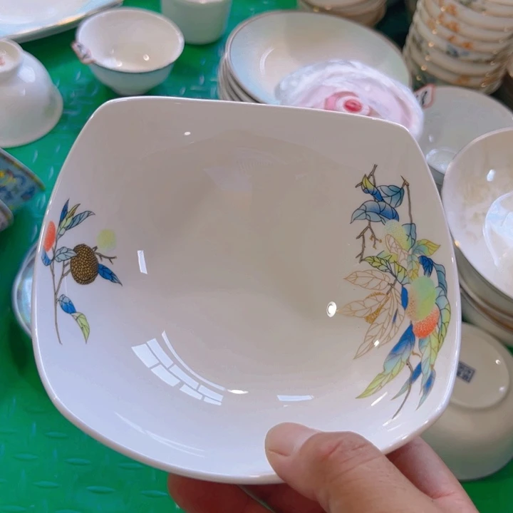 瓷片六寸方盘二个哇塞