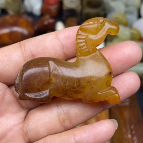未镶嵌蛇纹石玉颈饰7