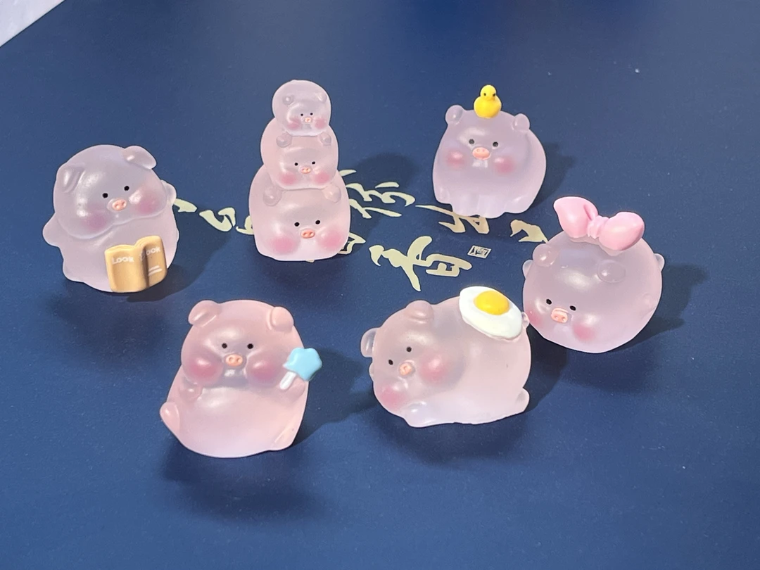 爆款夜光磨砂小肥猪树脂diy饰品配件车载及桌面装饰摆件