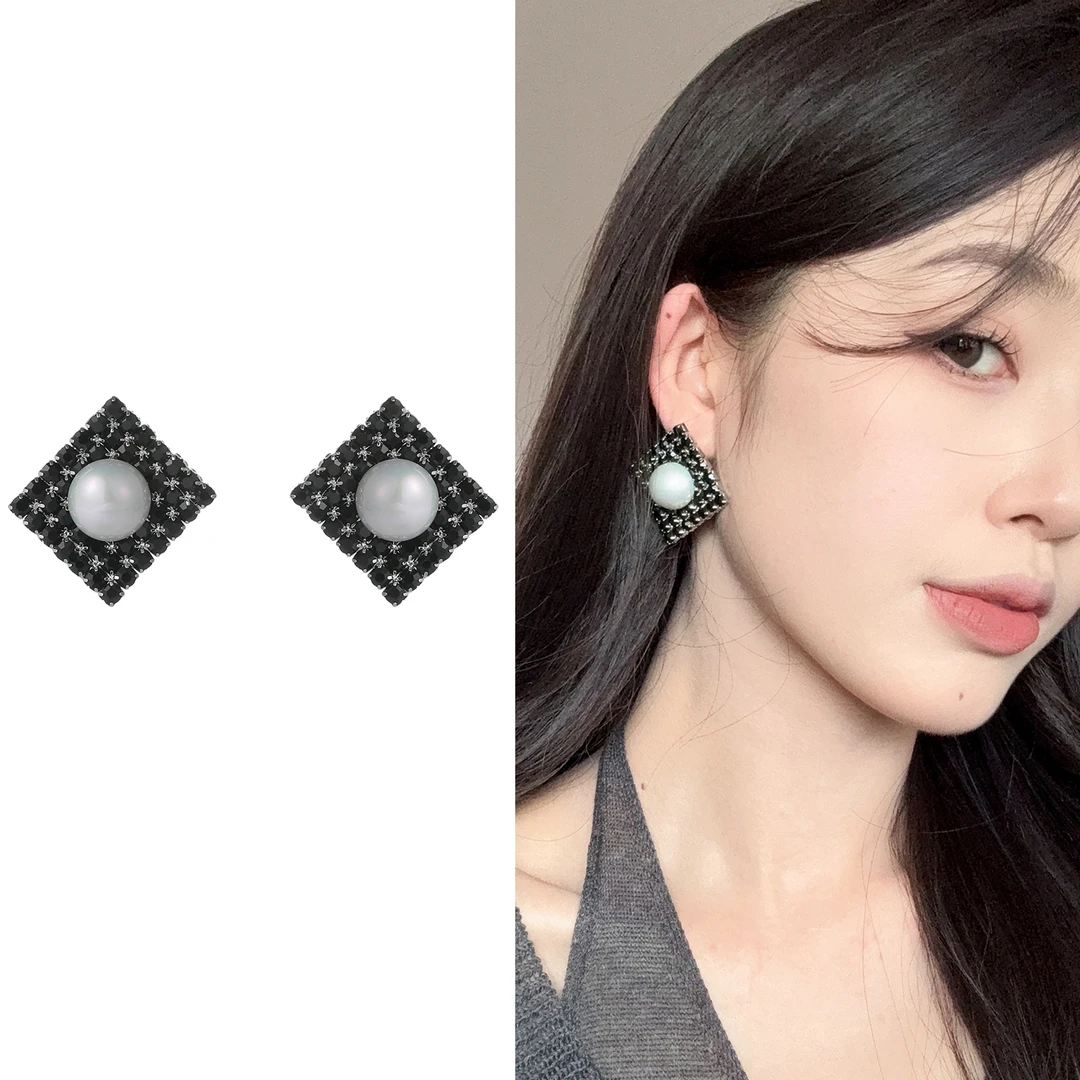oushipei/欧诗佩 铜合金仿珍珠耳饰 复古黑钻珍珠耳环精致耳饰女