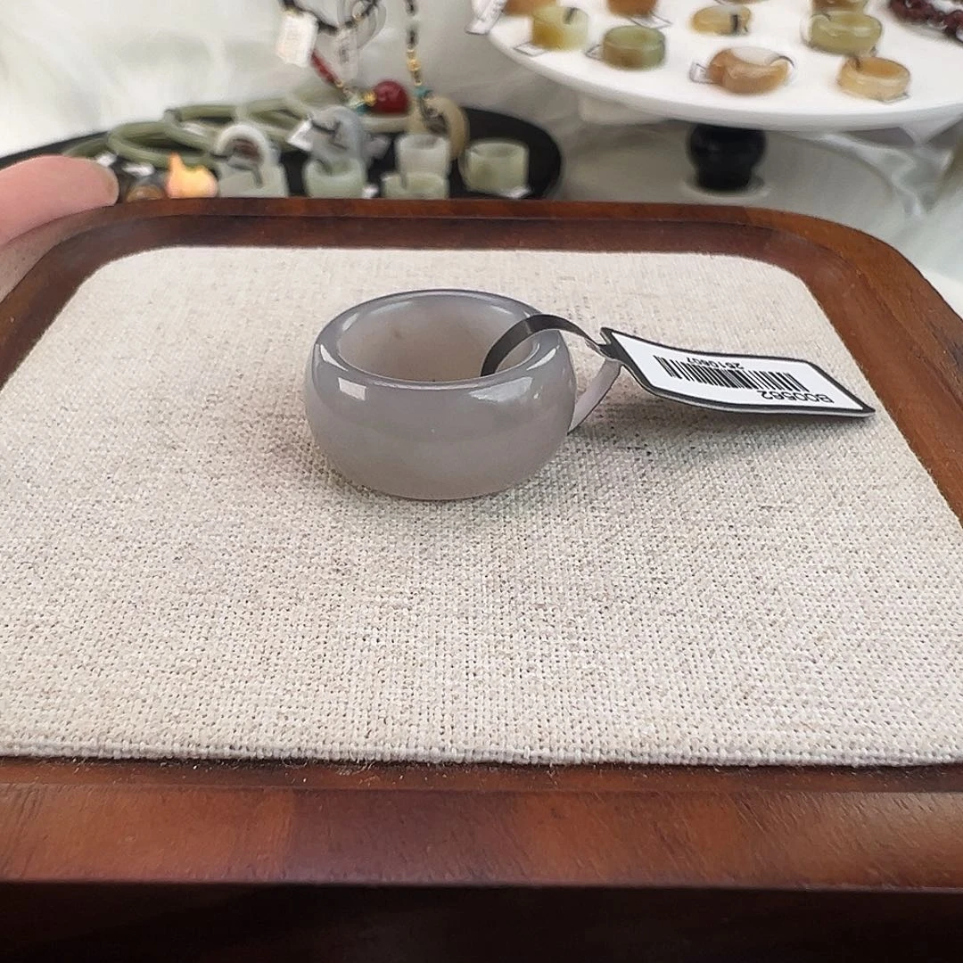 和田玉未镶嵌戒指w45烟紫轮胎16.3不退换