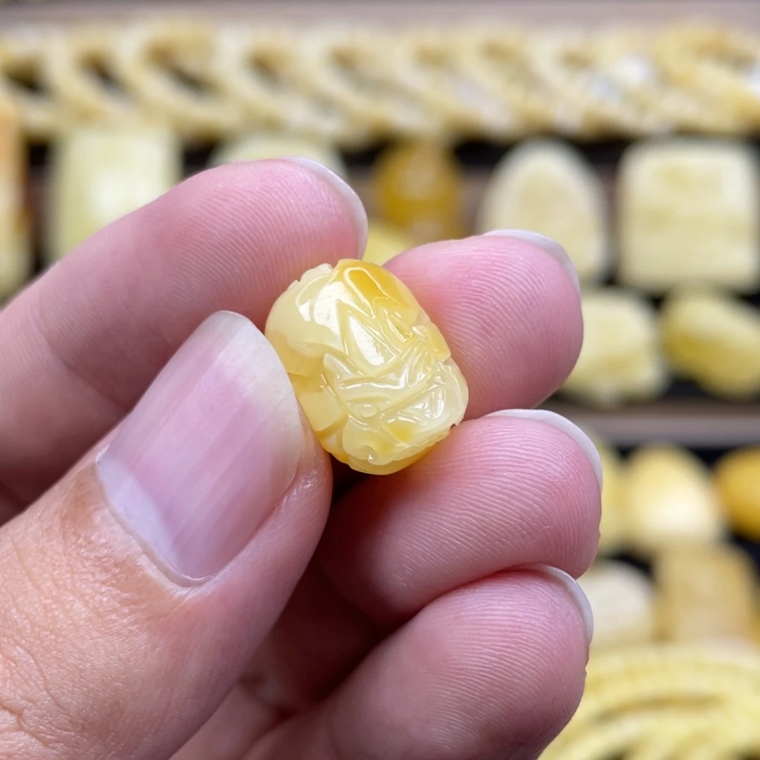 琥珀未镶嵌裸石琥珀蜜蜡