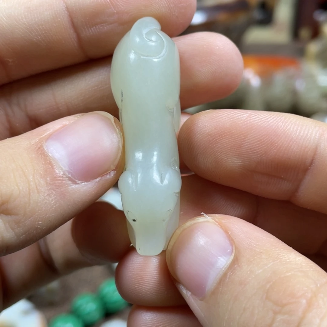 和田玉未镶嵌吊坠(不含链)：***雨