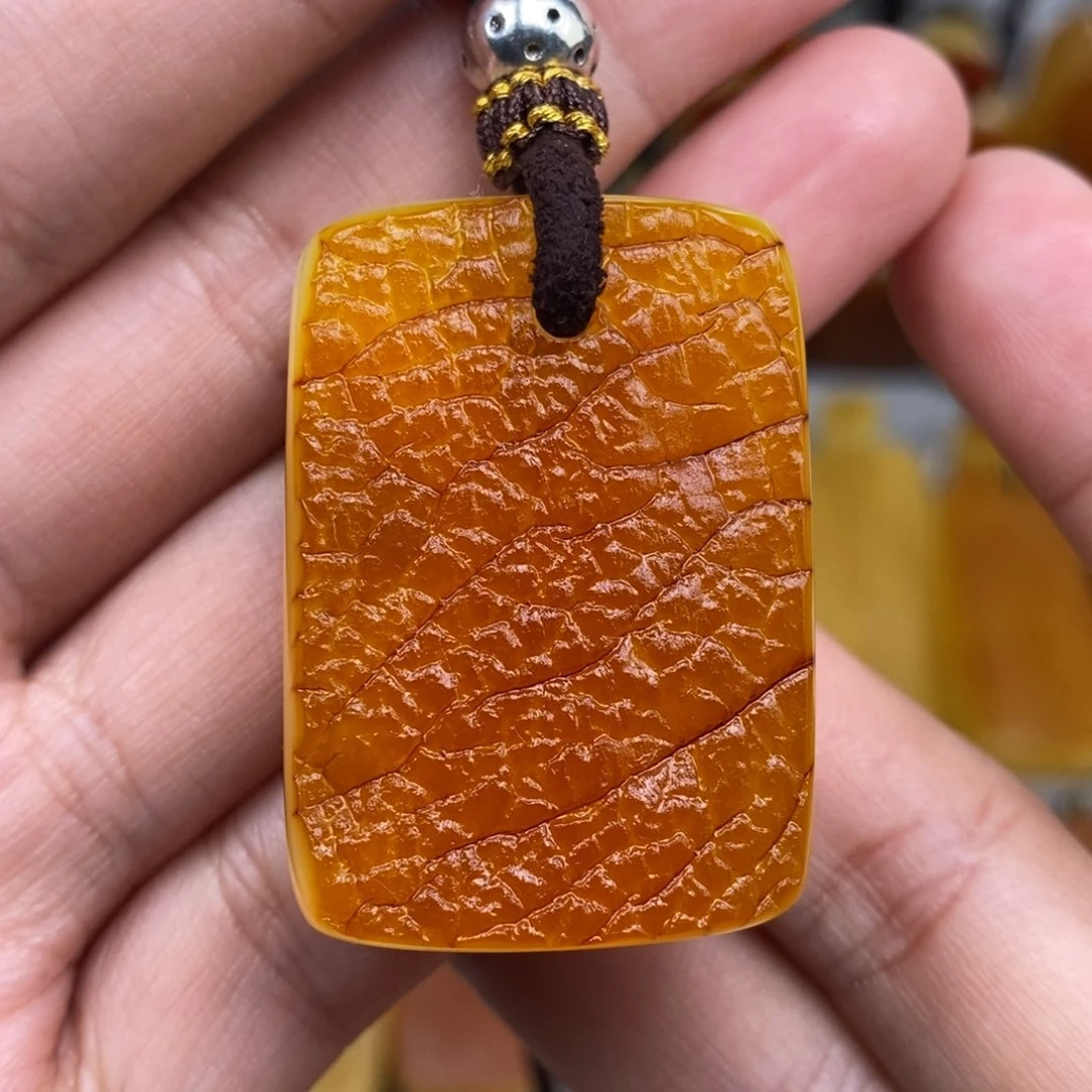 未镶嵌琥珀珠宝奇石