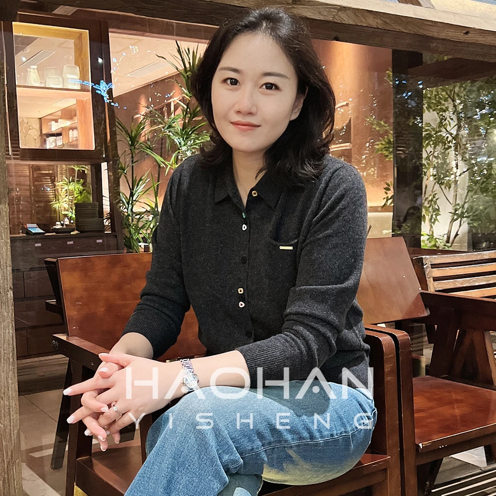 #昊涵HAOHAN# 轻职风时尚翻领彩扣针织纱全羊毛长袖开衫 HH-25012