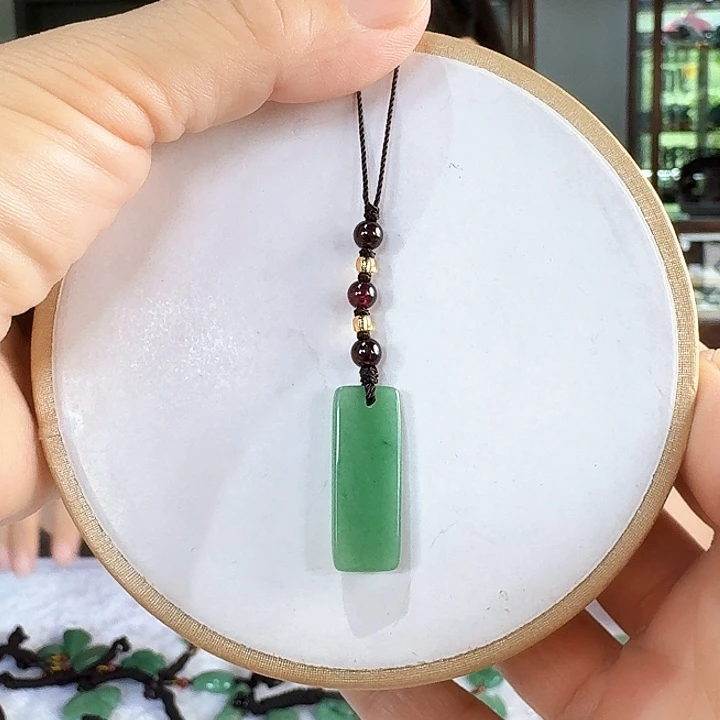 密玉（石英质玉）未镶嵌颈饰