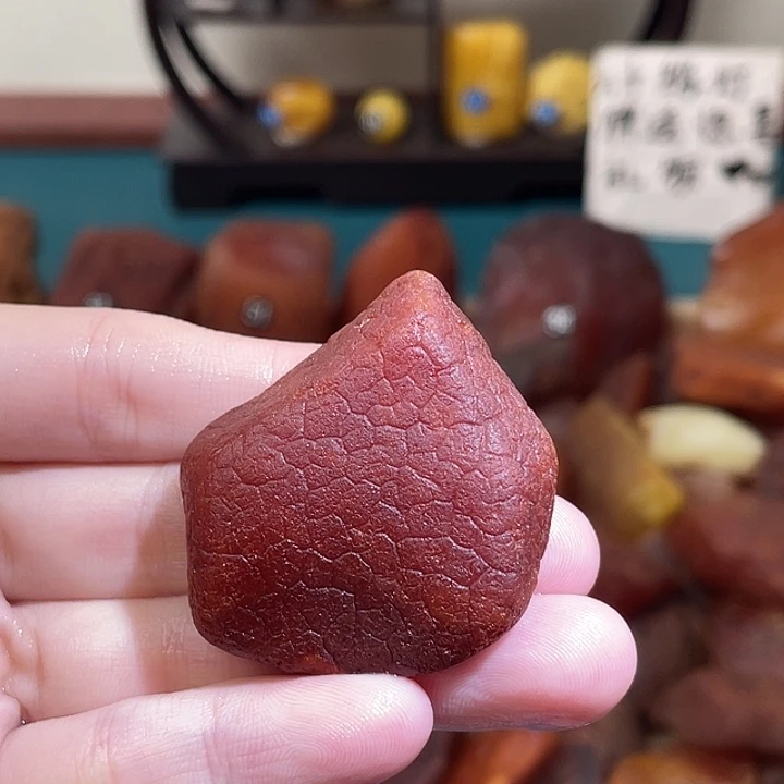 琥珀未镶嵌珠宝奇石吊坠