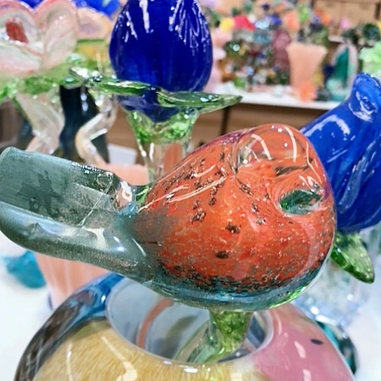 琉璃花瓶高45厘米宽9厘米