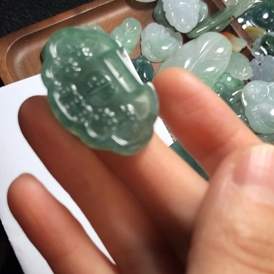 翡翠未镶嵌颈饰缅甸天然翡翠
