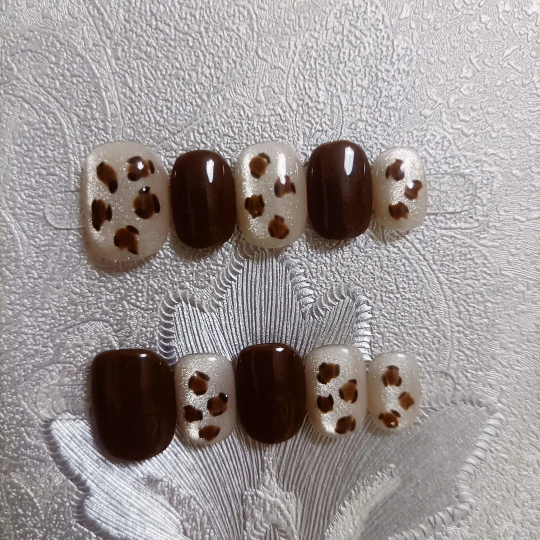 秋冬新款短方猫眼穿戴甲显白高级气质美甲贴片