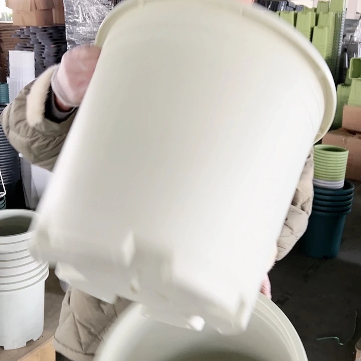 塑料瑕疵7加仑米白色4个无托