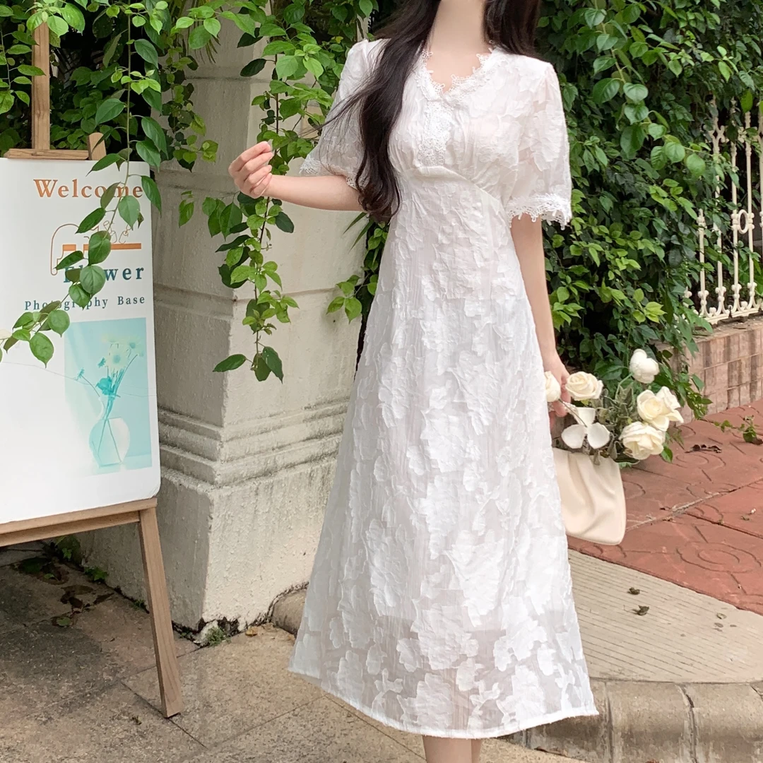 轻奢连衣裙白温柔风泡泡袖高级感蕾丝V领长裙女复古优雅-SSYI6851