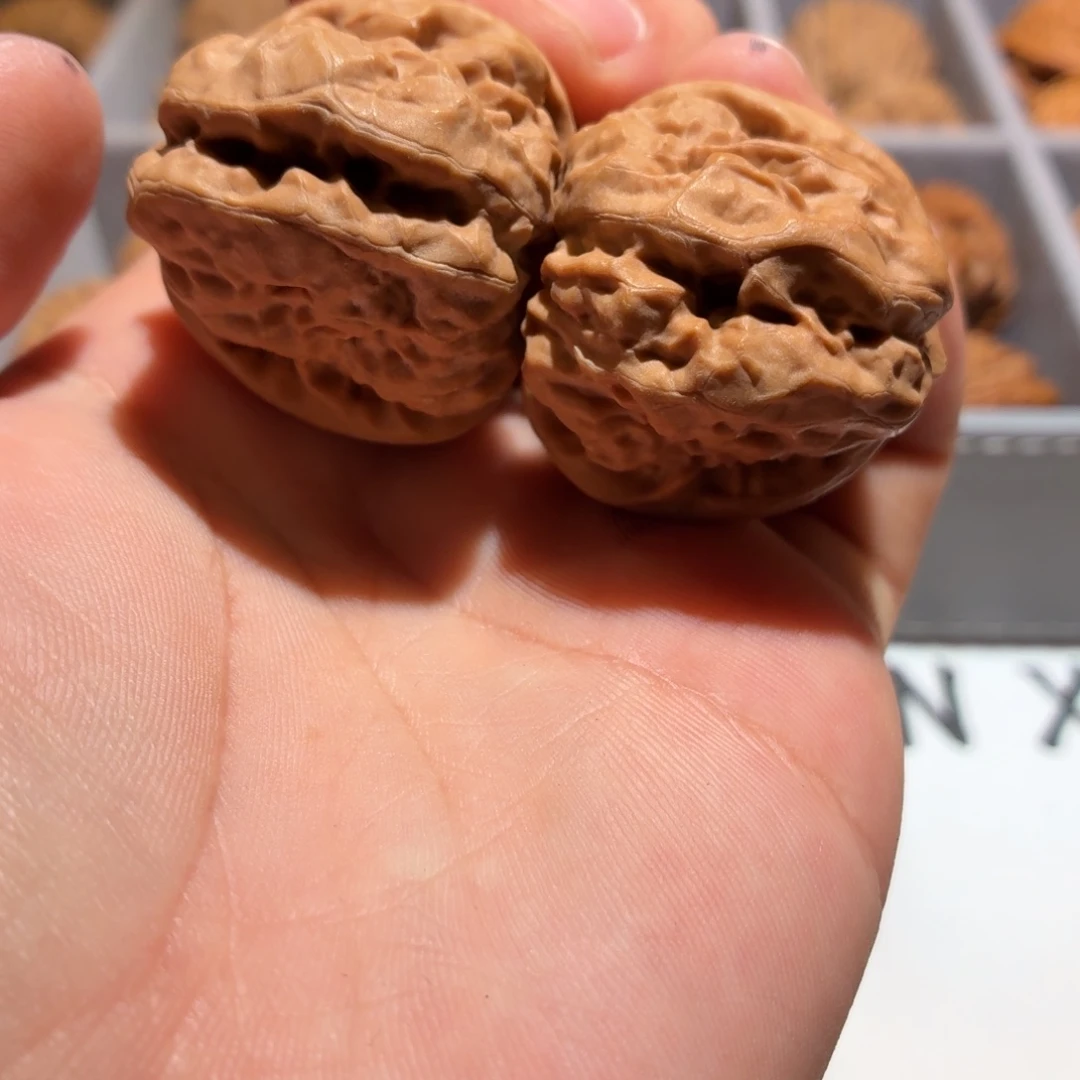 ঞ***酒蛤蟆头文玩核桃A19